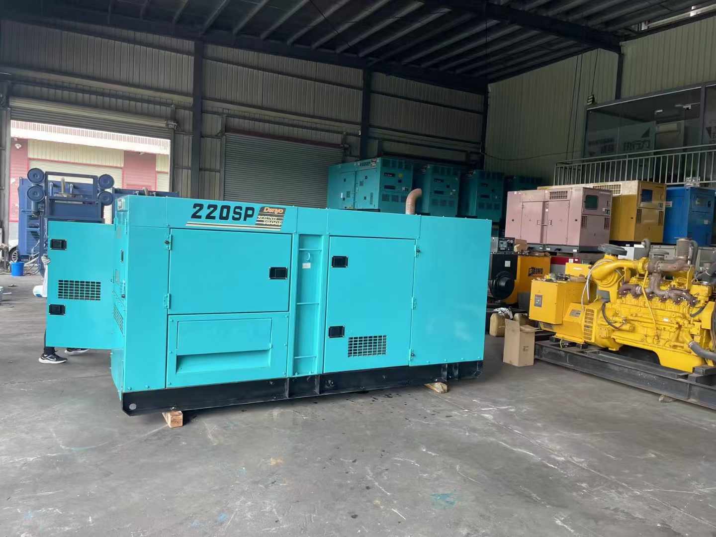 漠河柴油发电机组长期不间断运行时，如何监控其温度和压力？