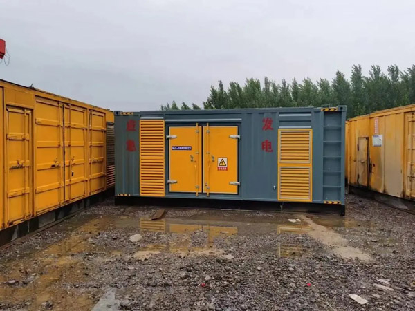 漠河柴油发电机如何判断干式空气滤清器是否需要更换？